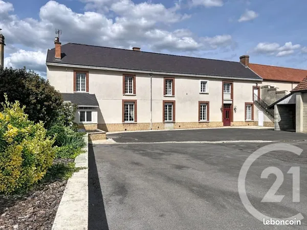 Maison 13 pièces 165 m²