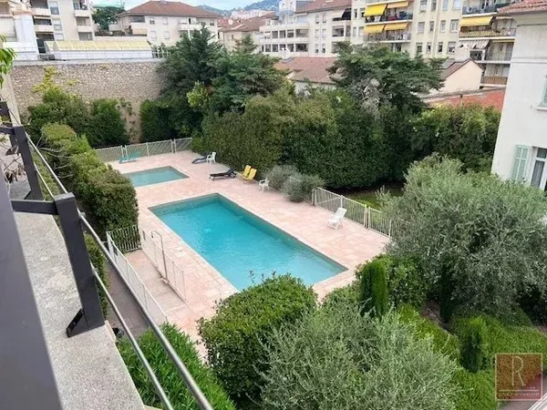 Studio dans residence avec piscine