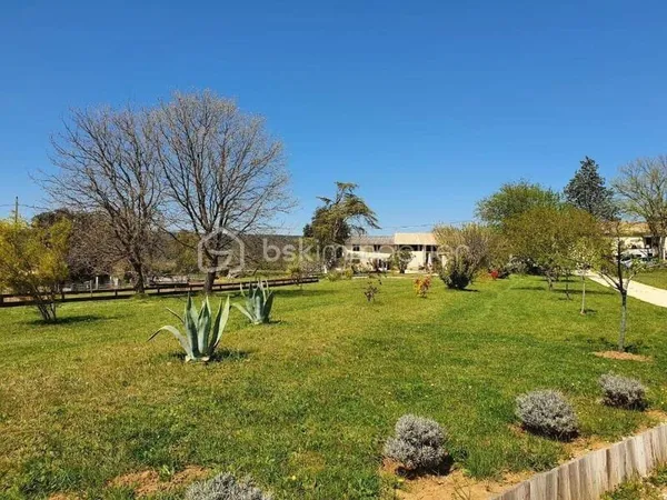 Maison 12 pièces 260 m²