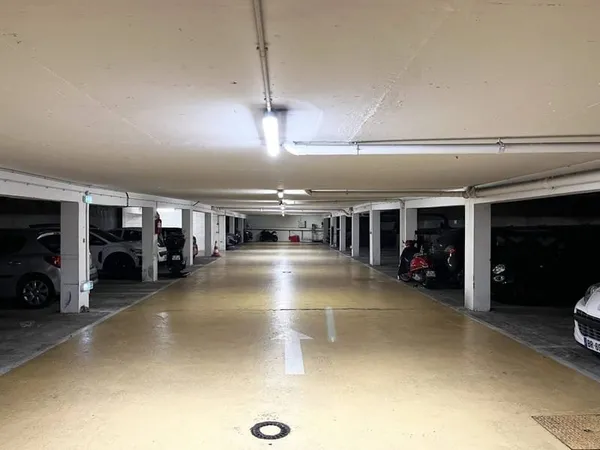 Parking 12 m²