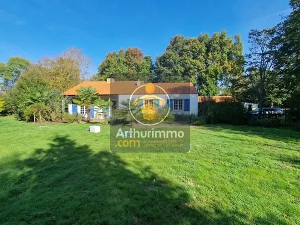 Maison 3 chambres + studio avec 2 hectares