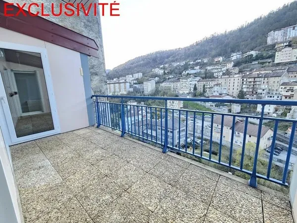 Centre-Ville de Saint-Claude : appartement type F4 de 118m2 avec terrasse