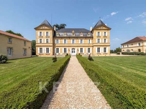 117 m² au coeur d'un chateau et au milieu de 20 hectares