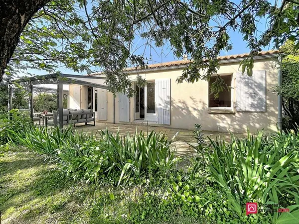 Marsilly - Maison familiale de plain pied de 131m2 sur 1000m2 - Piscine - 2 Garages