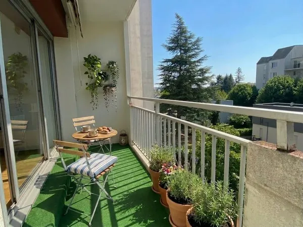 LA RICHE CENTRE - BEL APPARTEMENT T3 AVEC BALCON