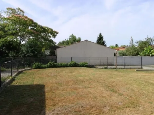 Terrain 555 m²