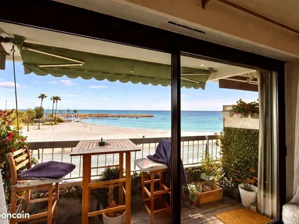 Appartement FACE MER traversant