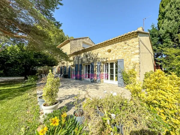Maison 6 pièces 271 m²