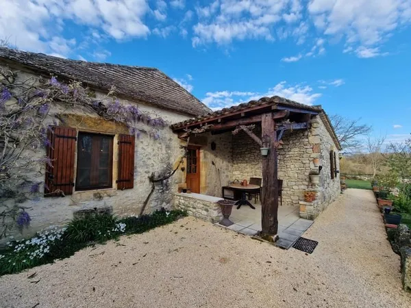 Superbe maison en pierre dans un hameau paisible près de Villeréal