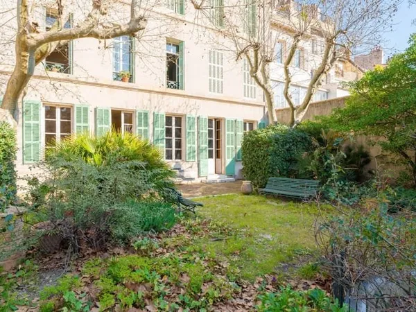 APPARTEMENT 6 PIECES D'EXCEPTION AVEC JARDIN - MARENGO (13006) MARSEILLE
