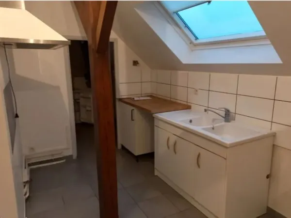 Loue Bel appartement de 77m² mansardé