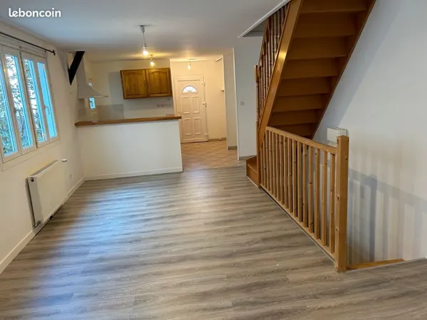 3 pièces en duplex . 74 m2 . Vichy 03200