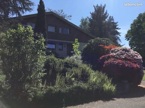 Belle Maison d'Architecte Suisse à rénover de 200m2 situé sur les hauteurs sans vis à vis