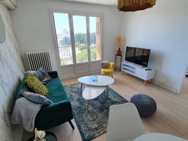 Une chambre de colocation libre parmi trois, avec balcon independant a partir du 13 mai 2026