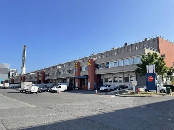 Local d'activité 11908 m²