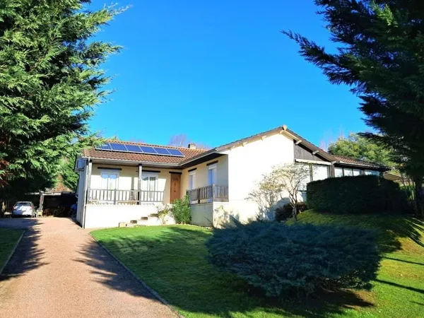 Maison à vendre secteur Creysse avec piscine, garage et jardin