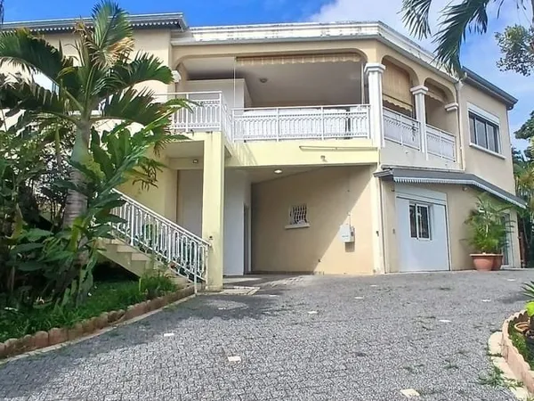 Maison 6 pièces 255 m²