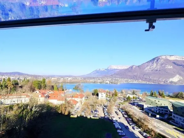 ANNECY - Grand T3 de 91 M2 avec garage, face au lac