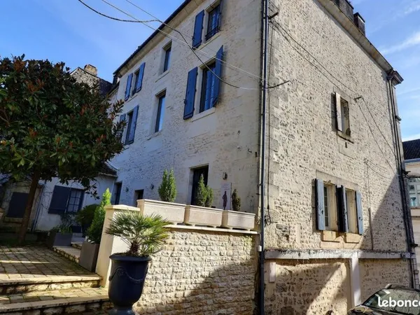 Maison 12 pièces 386 m²