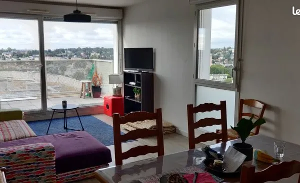 Colocation de filles dans appartement lumineux et propre