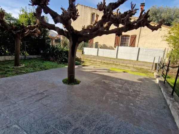 Appartement T3 avec garage, grande terrasse de 41 m2 /long b
