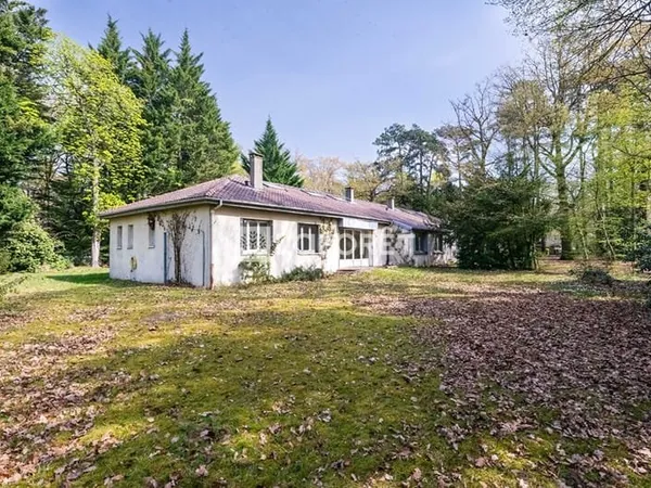 Maison La Celle Saint Cloud 14 pièces 314 m²