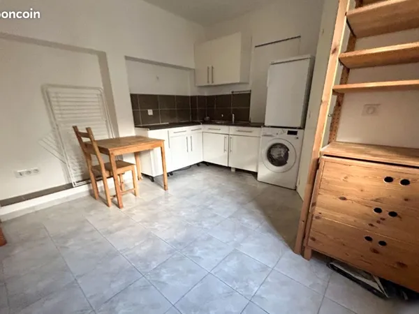 Studio meublé 1 pièce 16m2 avec climatisation (+coin nuit) + parking