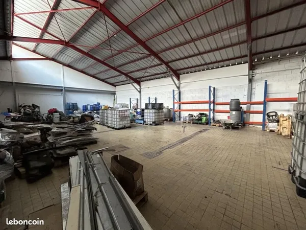 Local d'activité 293 m²