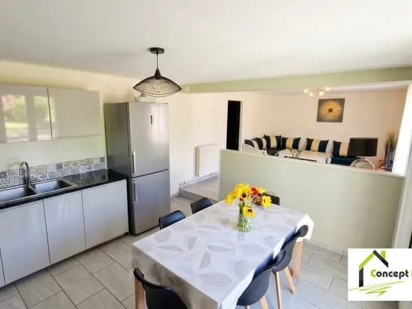 Spacieuse maison en très bon état en plein centre de LA VILLE
