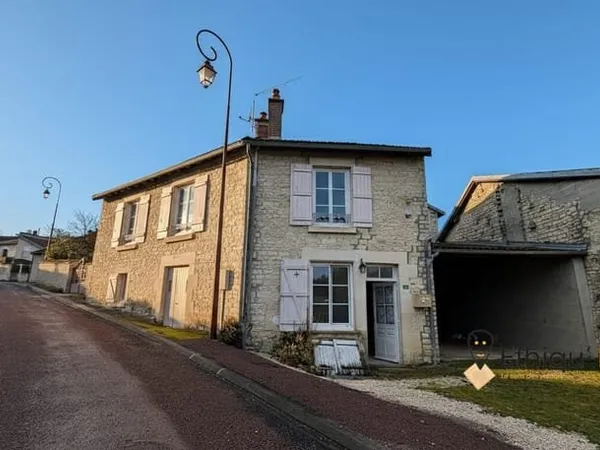 Charmante maison en pierre à rénover