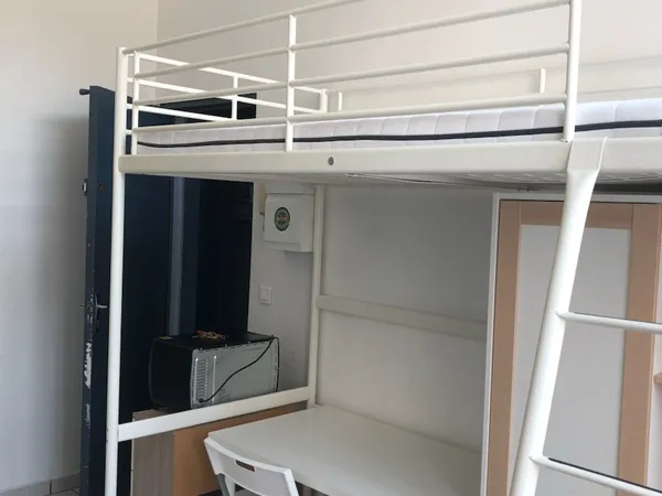 Loue studio étudiant quartier Barbieux au pied du métro