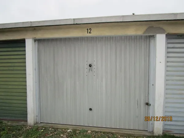 garage fermé à LAGNY SUR MARNE