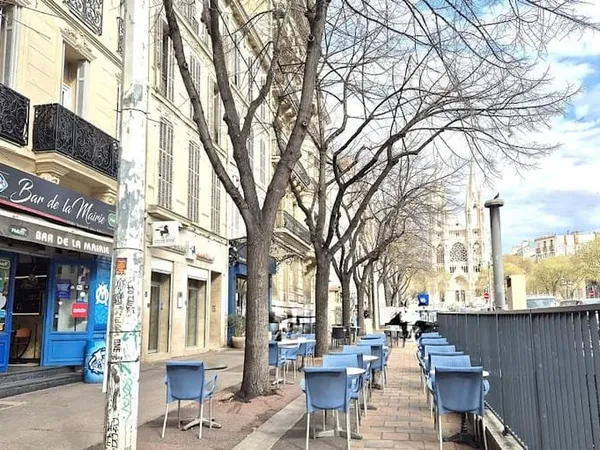 Commerce 194 m²