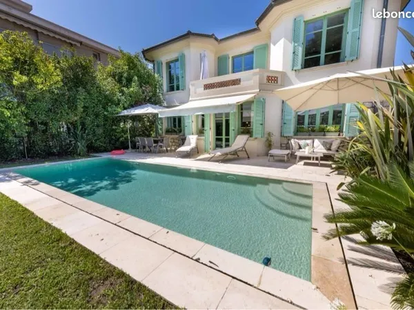 Maison familiale 200 m² - piscine - tout à pied (plages et commerces)