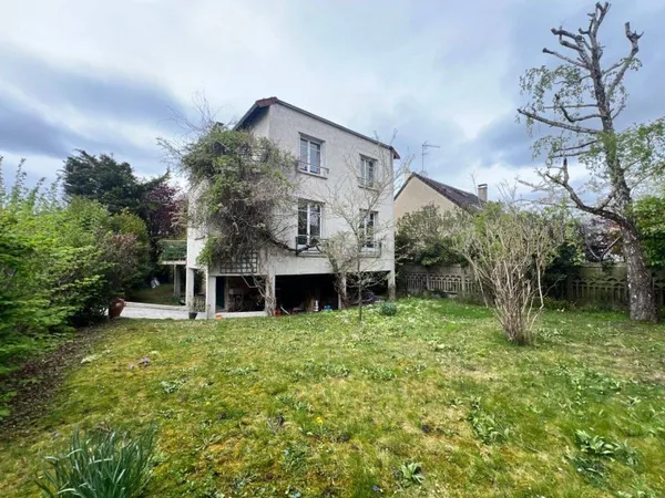 Maison 6 pièces 220 m²