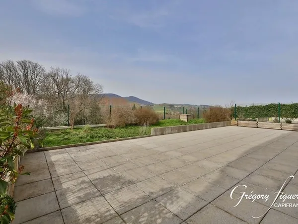 T3 70 m² Rez-de-jardin avec terrasse exceptionnelle de 124 m² + garage - Vue nature