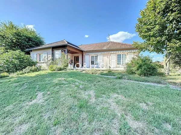 PR BOURG EN BRESSE : double logement 200 m2, 4CH, 1469 m2 terrai