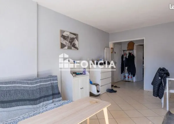 Appartement t3 - centre ville - residence la cauquiere cogolin