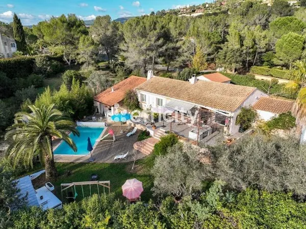 Maison 5 pièces 141 m²