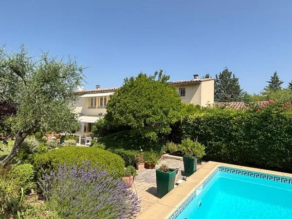 Maison 7 pièces 166 m²