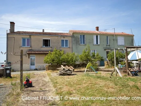 BAZOGES EN PARREDS - Maison avec possibilité locatif