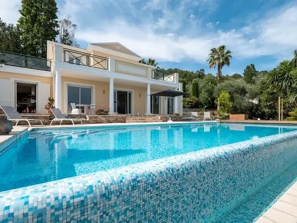 Villa 7 pièces 197 m²