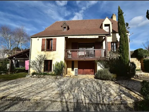 MAISON à Cazals, 125 m² habitables, 3 chambres, garage, jardin