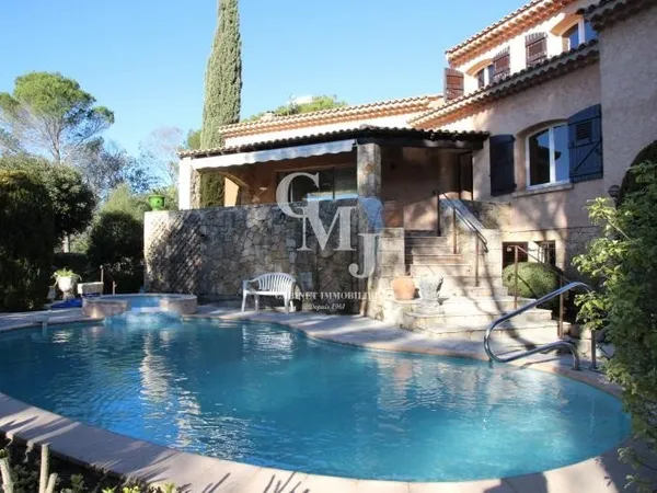 SAINT-RAPHAEL - VILLA 5 PIÈCES - 166 M2