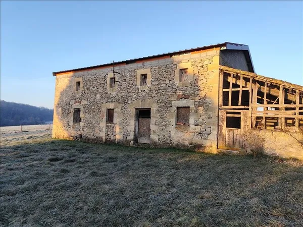 Grange de 1 pièces principales
