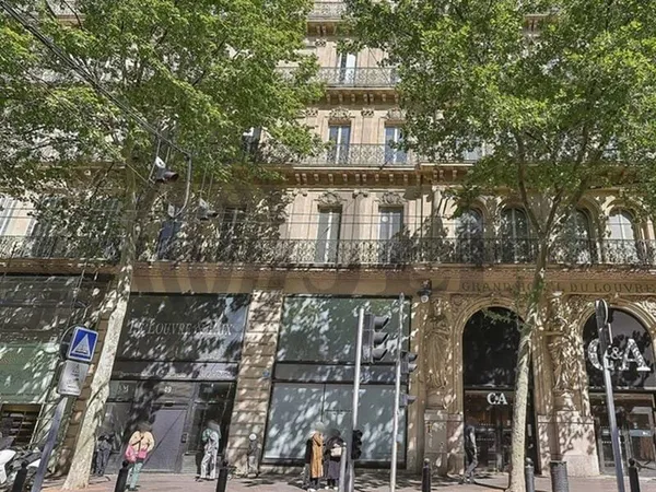 Bureaux 1072 m²