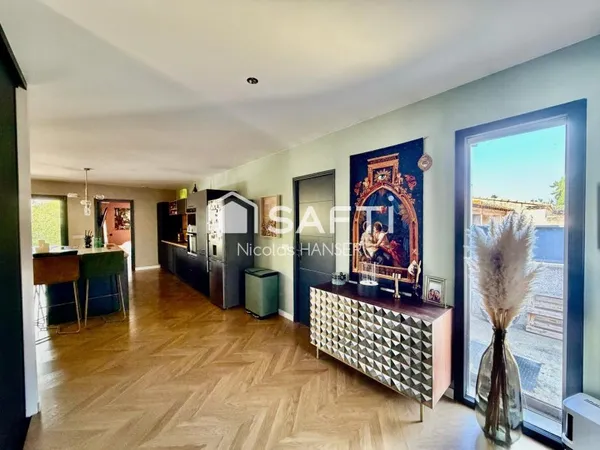 Maison contemporaine aux prestations haut de gamme située entre Nimes, Uzès et Alès