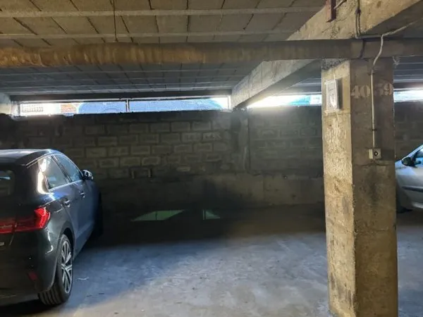 PARKING - RESIDENCE SECURISEE - LILLE