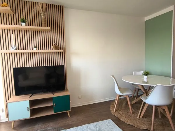 F2 meublé 41 m² - Parking sous-sol - Vue Seine - Bords de Seine