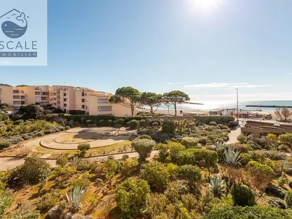 VENTE TYPE 2 CABINE + PARKING FACE A LA MER QUARTIER CORNICH